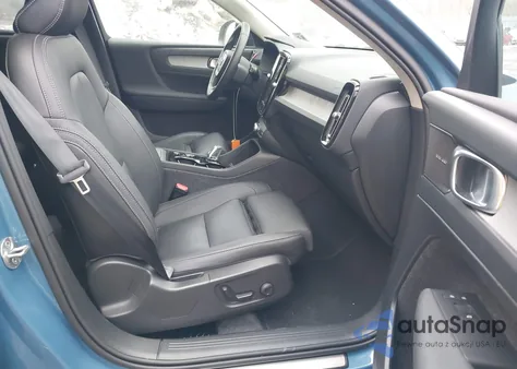 2024 Volvo Xc40 B5 Ultimate Dark Theme z USA, uszkodzony, nr VIN YV4L12UM1R2357723